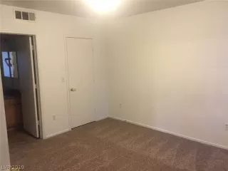 Photo #5: 2113061 Listing 