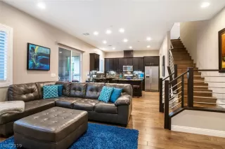 Photo #5: 2113136 Listing 