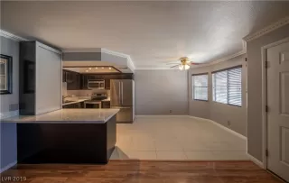 Photo #5: 2113148 Listing