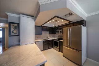 Photo #6: 2113148 Listing