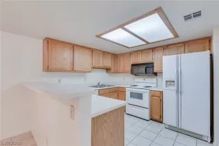 Photo #4: 2113160 Listing