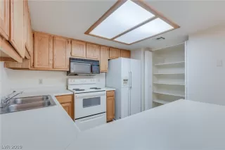 Photo #5: 2113160 Listing