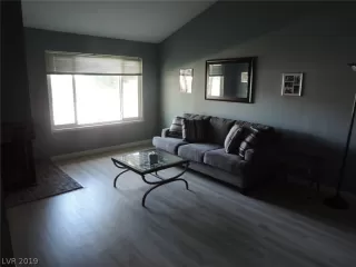 Photo #4: 2113176 Listing