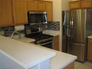 Photo #4: 2113212 Listing