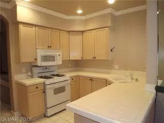 Photo #5: 2113215 Listing 