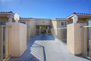 Photo #2: 2113229 Listing