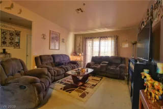 Photo #5: 2113229 Listing