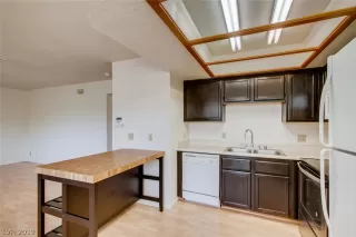 Photo #4: 2113299 Listing 