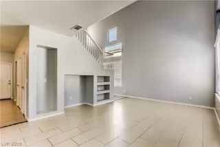 Photo #6: 2113302 Listing