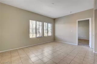 Photo #4: 2113330 Listing