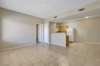 Photo #5: 2113330 Listing