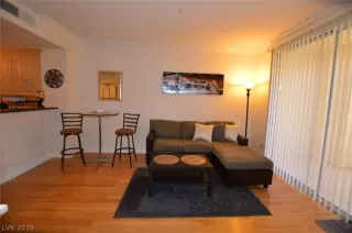 Photo #2: 2113441 Listing 