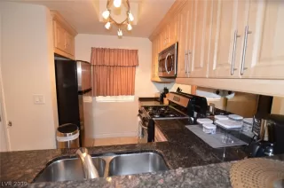 Photo #4: 2113441 Listing 