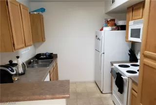 Photo #5: 2113479 Listing 