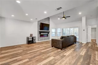 Photo #1: 2113505 Listing