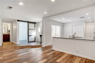 Photo #6: 2113505 Listing