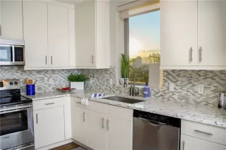 Photo #1: 2113514 Listing 