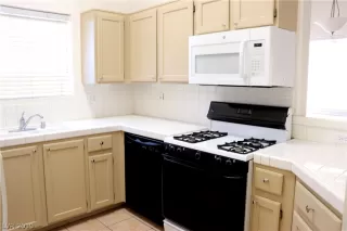 Photo #4: 2113557 Listing 