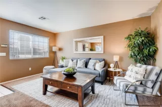 Photo #3: 2113574 Listing