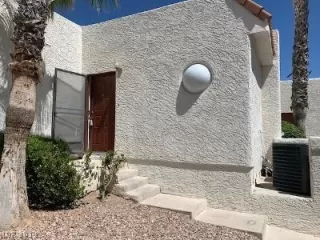 Photo #1: 2113678 Listing