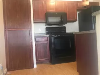 Photo #6: 2113790 Listing