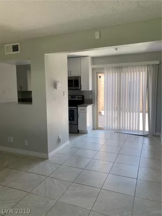 Photo #3: 2113818 Listing 