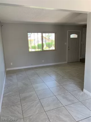 Photo #5: 2113818 Listing 