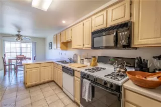 Photo #6: 2113891 Listing 