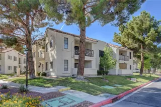 Photo #1: 2114025 Listing 