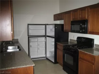 Photo #2: 2114033 Listing 