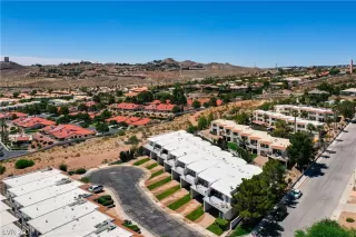 Photo #5: 2114042 Listing