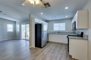 Photo #3: 2114045 Listing