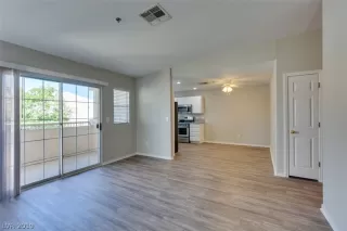 Photo #4: 2114045 Listing