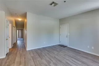 Photo #5: 2114045 Listing