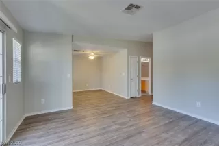 Photo #6: 2114045 Listing