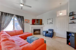 Photo #6: 2114109 Listing