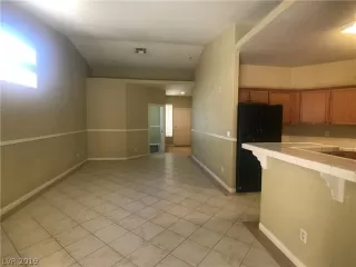 Photo #4: 2114128 Listing 