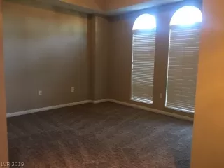 Photo #4: 2114178 Listing