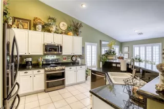 Photo #2: 2114214 Listing