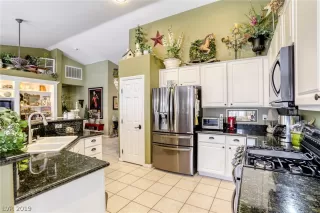 Photo #3: 2114214 Listing