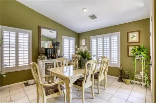 Photo #5: 2114214 Listing