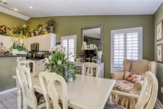 Photo #6: 2114214 Listing