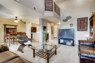 Photo #5: 2114254 Listing