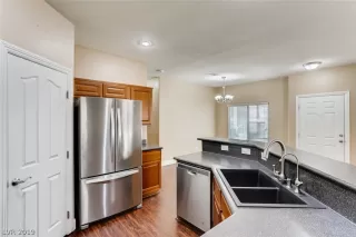 Photo #4: 2114270 Listing