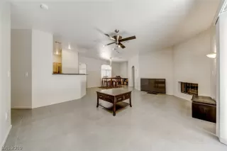 Photo #5: 2114283 Listing