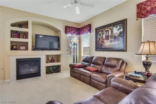 Photo #3: 2114289 Listing