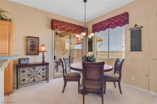 Photo #6: 2114289 Listing