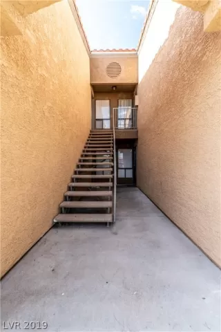 Photo #3: 2114376 Listing 