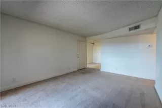 Photo #6: 2114376 Listing 