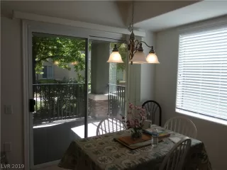 Photo #3: 2114419 Listing